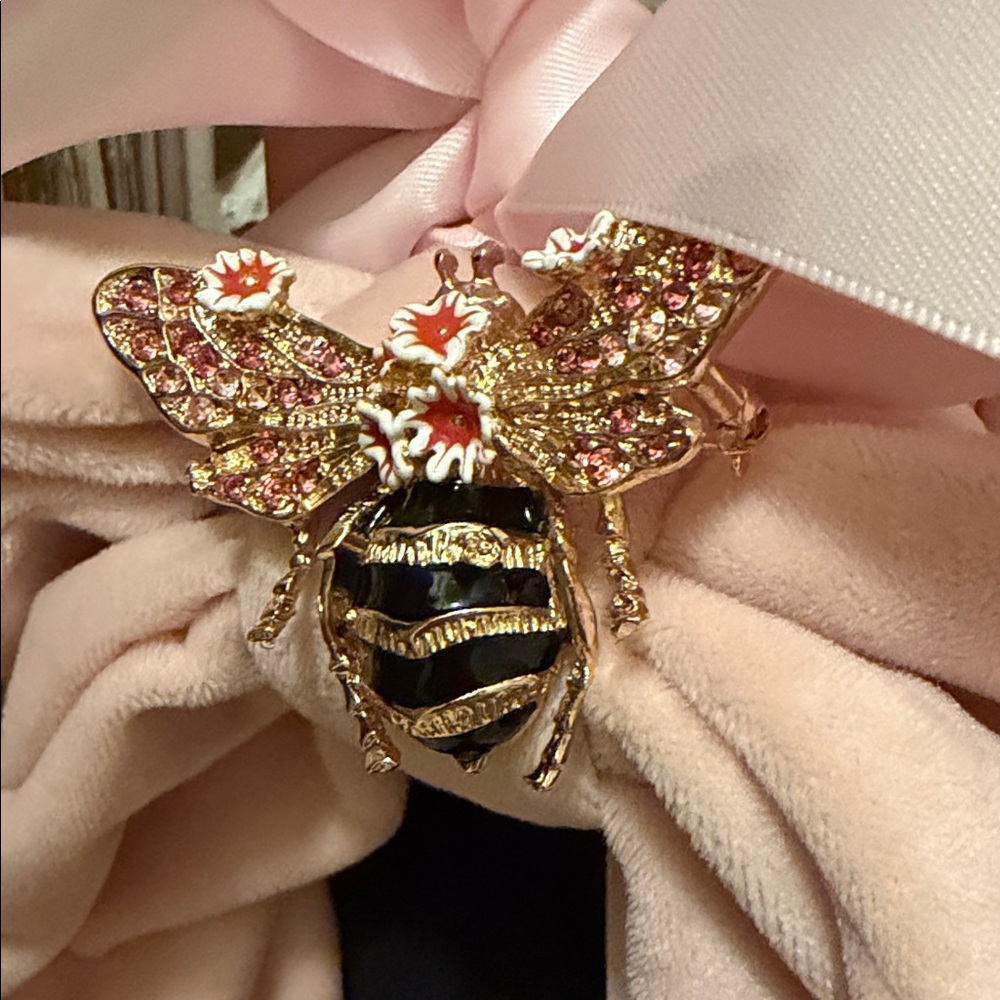 Juicy Couture Pink and Black Daydreamer Bag with sparkly rhinestones & Bows🩷 - Picture 4 of 17